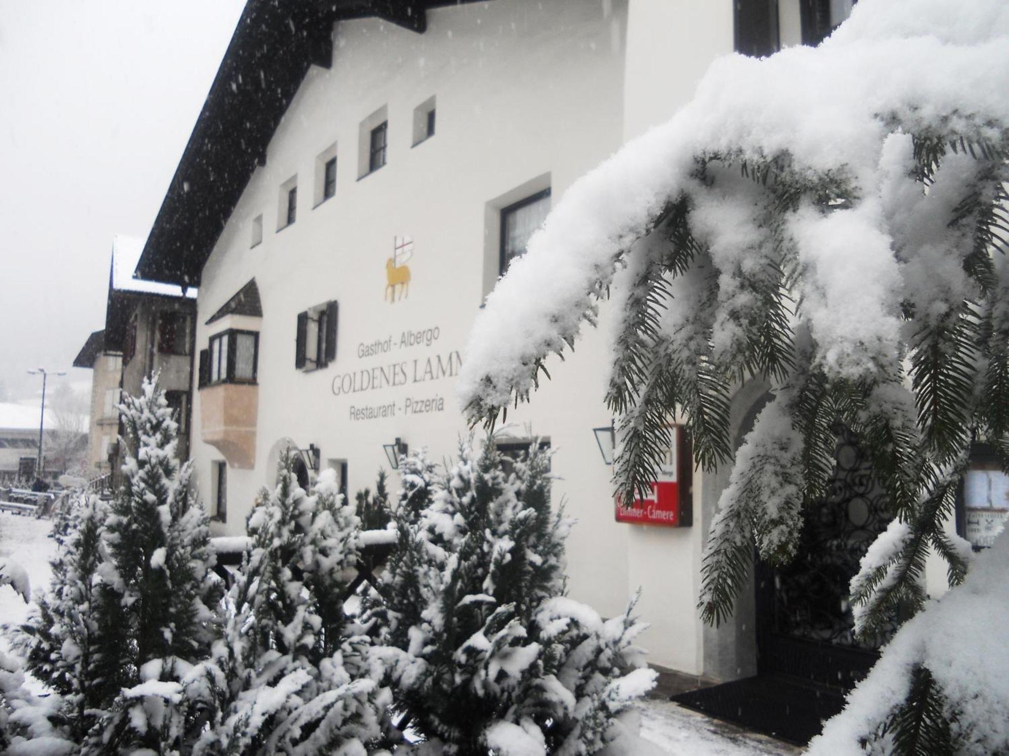 Gasthof Goldenes Lamm Vahrn Exterior photo