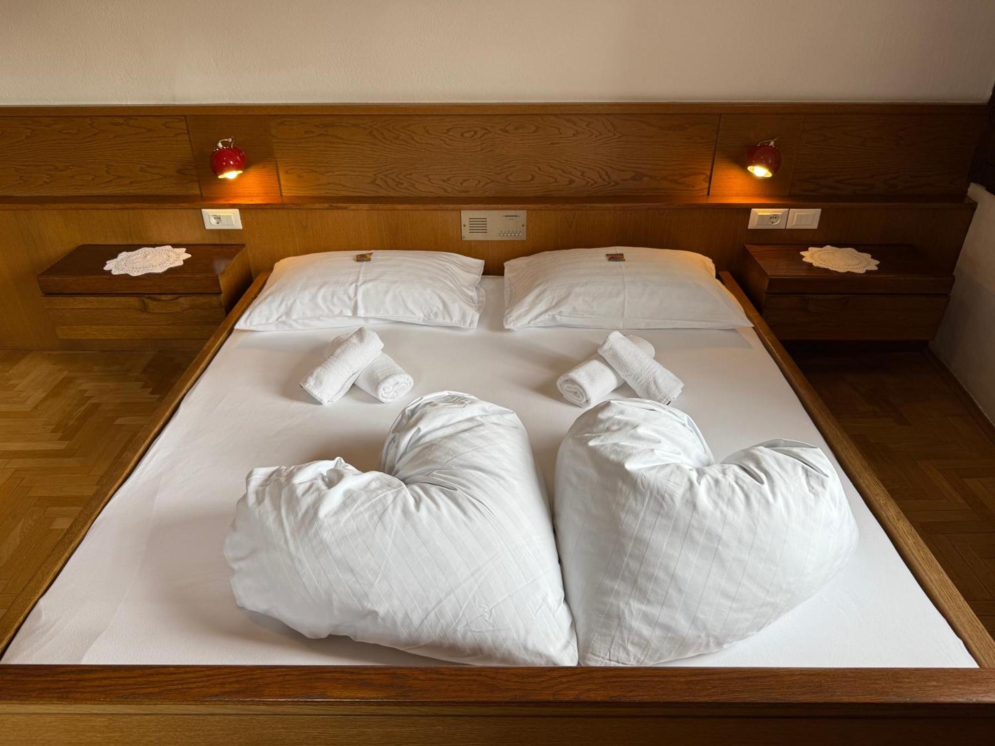 Gasthof Goldenes Lamm Vahrn Room photo