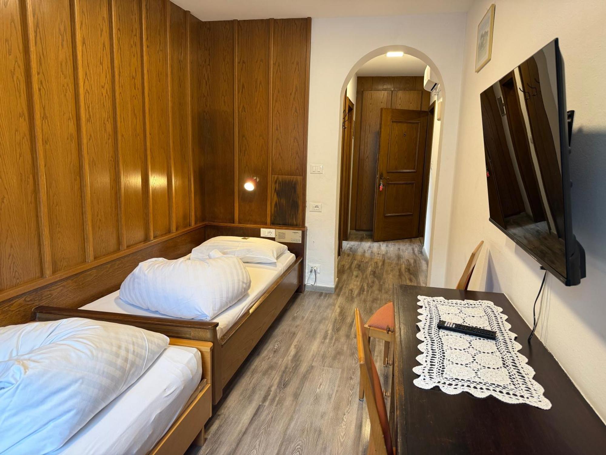 Gasthof Goldenes Lamm Vahrn Room photo